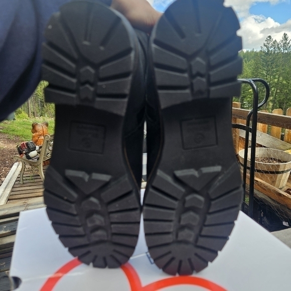 Blondo waterproof dakota nubuck suade ankle booties. Size 10. NWT - Picture 3 of 8